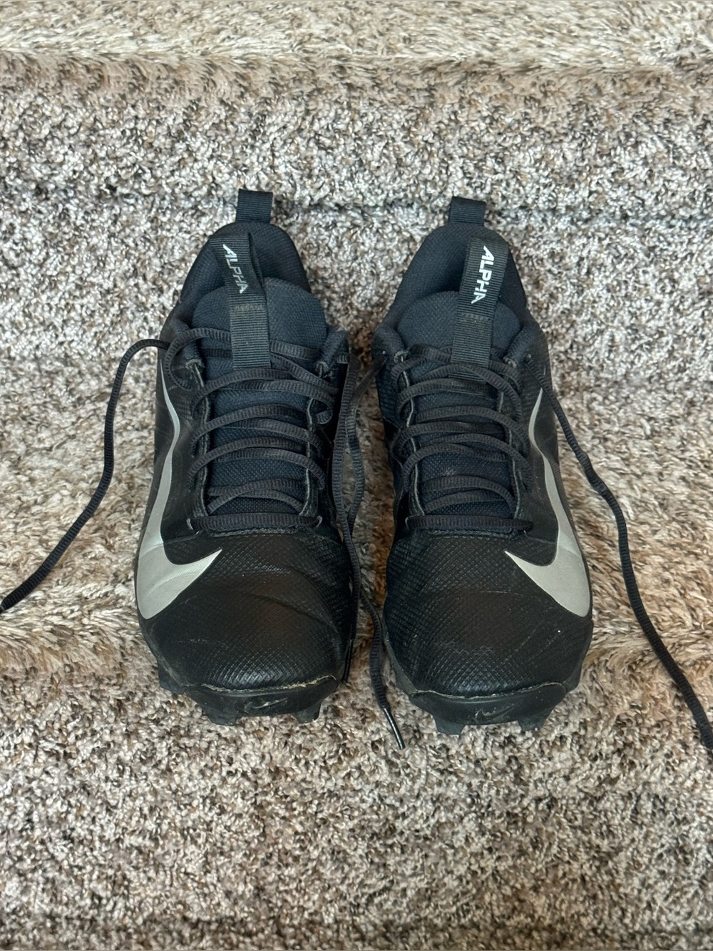 Nike Men’s Black Athletic Cleats with Silver Swoosh